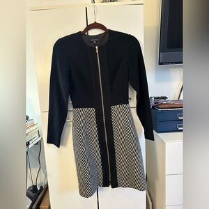 Chic Black & Cream Chevron Zip-Front Dress